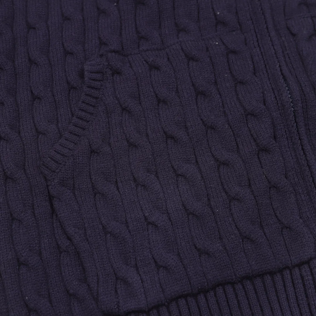 🅿️520 Ralph Lauren 25FW small label knitted zipper jacket Ralph Lauren (RALPH LAUREN) is the "American classic" brand in the fashion industry. Founded by Mr. Ralph Lauren in 1968, it is a high-end fashion brand with a strong American flavor. The styles are highly stylized and should be regarded as the clothing brand that best represents American culture (this can be seen from the fact that the uniforms of the US team in many Olympic Games have been provided by Ralph Lauren). Size: S M L